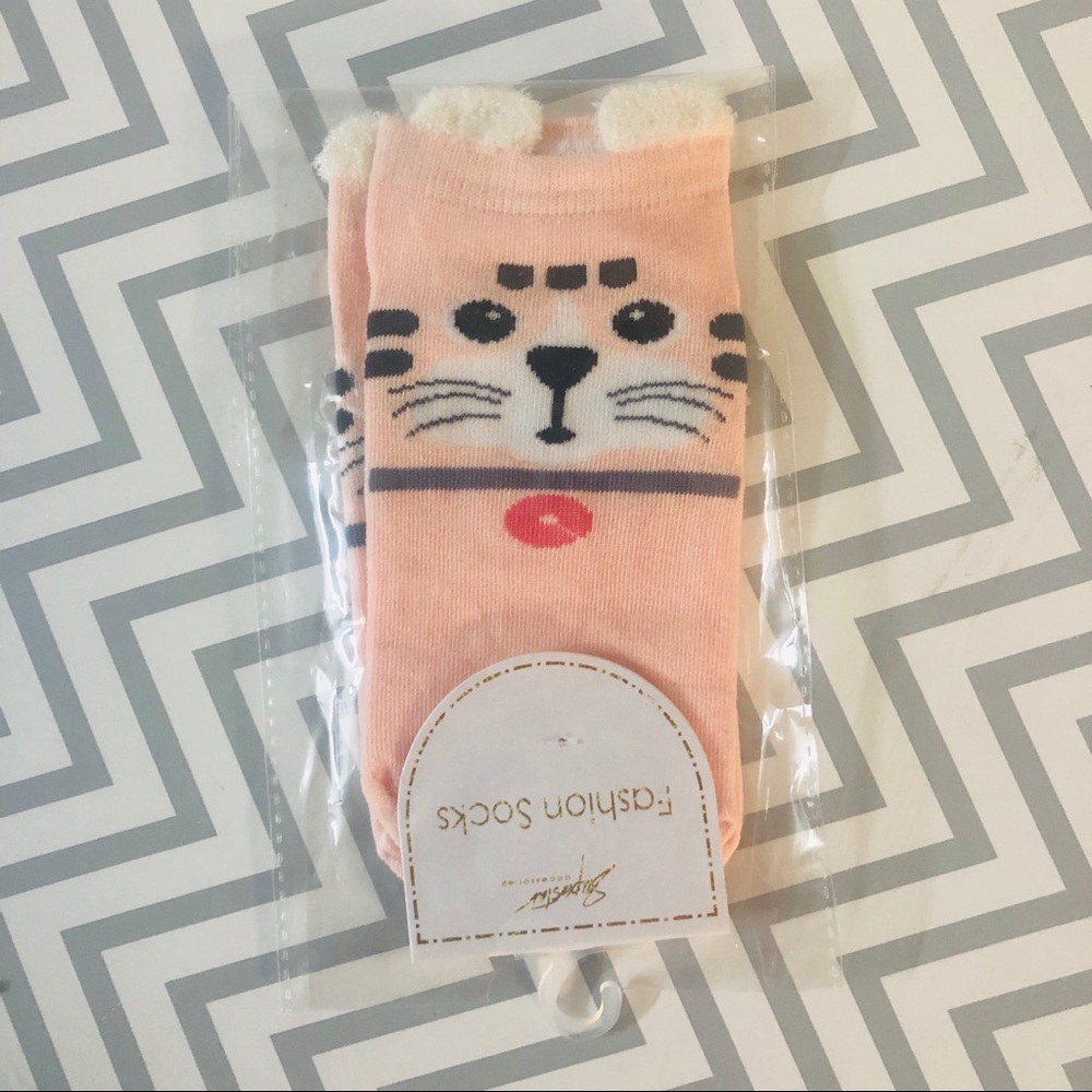 NEW Cute Pink Kitten Socks 🐱
